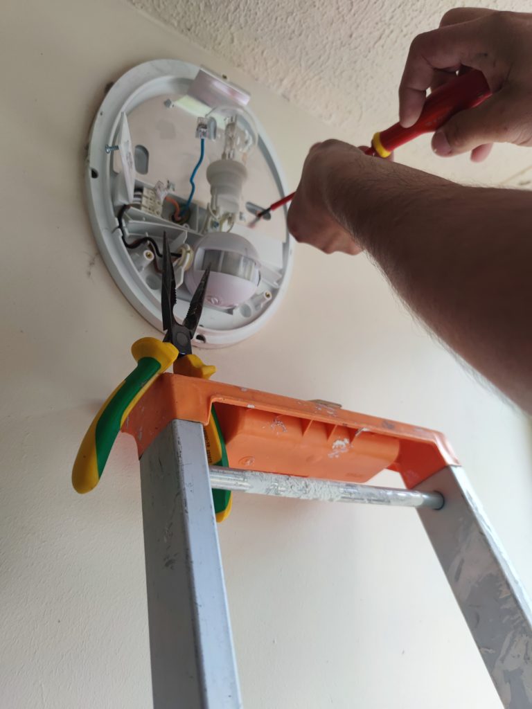 l'interieur d'un hublot a detection de mouvement. 